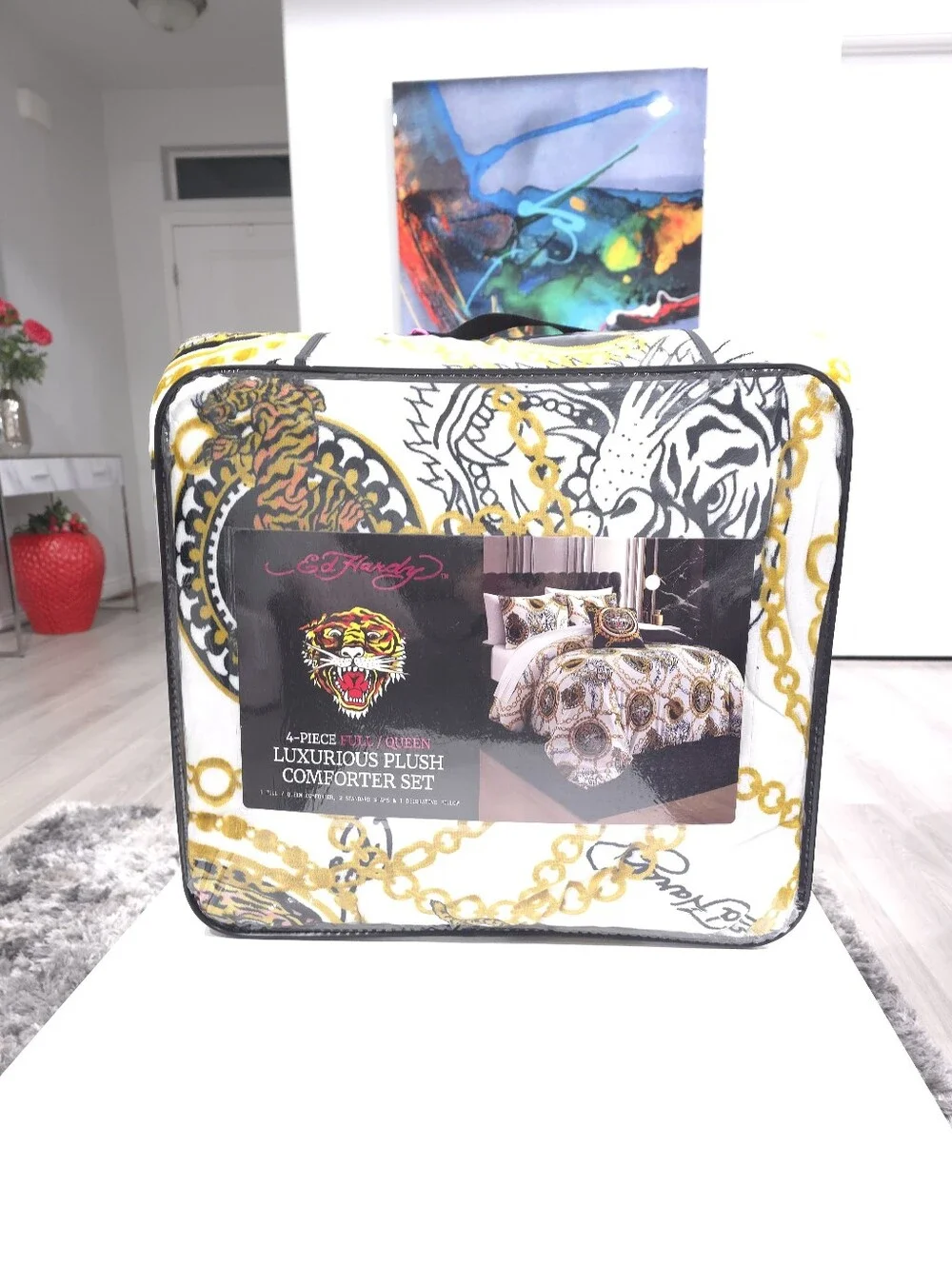 Ed Hardy Queen 4 Piece Luxurious Tiger Gold Chain Plush Comforter Set New